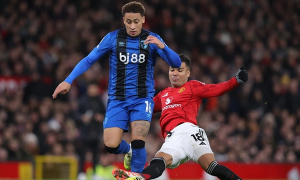 Manchester United đối mặt khủng hoảng lực lượng trước Aston Villa