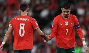 Bruno Fernandes lý giải vì sao Bồ Đào Nha vẫn cần Ronaldo