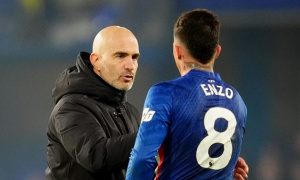 Chelsea cần tiền vệ chia lửa với Enzo Fernandez