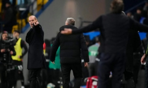 Siêu cúp Ý: Allegri gây tranh cãi khi từ chối bắt tay Conte