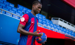 Barcelona chuẩn bị chia tay Mbacke trong kỳ chuyển nhượng mùa Đông