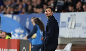 Xabi Alonso khẳng định sự đoàn kết ở Real Madrid giữa áp lực thành tích