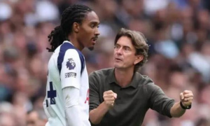 Tottenham sa sút, Thomas Frank đối mặt bài test đắc nhân tâm