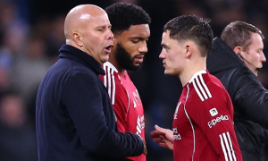 Liverpool: Arne Slot phủ nhận ngân sách chuyển nhượng vô hạn