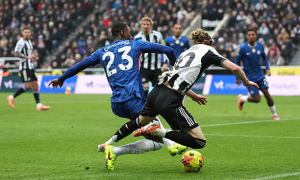 CĐV Newcastle phẫn nộ vì VAR từ chối phạt đền trước Chelsea