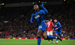 Ruben Amorim: Man Utd không mua người hoảng loạn