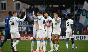 Greenwood tỏa sáng, Marseille đè bẹp Bourg-Peronnas 6-0