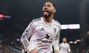 Morgan Rogers tỏa sáng, Matheus Cunha gỡ hòa cho Manchester United tại Villa Park