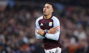 Morgan Rogers dẫn dắt Aston Villa đánh bại Manchester United 2-1 tại Villa Park