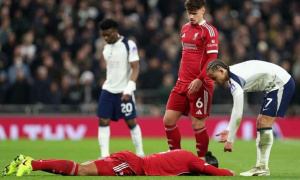 Van Dijk lên tiếng sau tình huống phạm lỗi của Xavi Simons