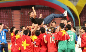 Tờ Bola ca ngợi Kim Sang-sik với chuỗi thành tích phi thường