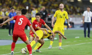 Indonesia hưởng lợi khi Malaysia rơi tự do