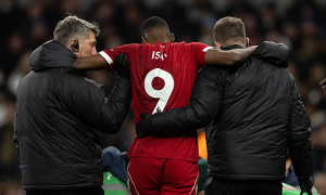 CĐV Liverpool chỉ trích Simon Jordan vì phát ngôn liên quan đến Isak