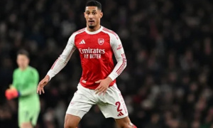 Lee Dixon ngợi ca Saliba với pha cứu thua đẳng cấp thế giới