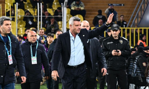 Chủ tịch Sadettin Saran của Fenerbahce bị tạm giữ vì cáo buộc ma túy