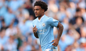 Fabrizio Romano: Hụt Semenyo, Tottenham nhắm 'ngọc quý' Oscar Bobb của Man City