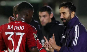 Ruben Amorim giữ Kobbie Mainoo ở Man Utd