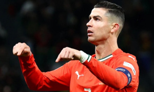 Cựu sao Ngoại hạng Anh lý giải vì sao Ronaldo vẫn ghi bàn ở tuổi 40