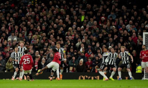 Patrick Dorgu lập siêu phẩm, MU hạ gục Newcastle nghẹt thở tại Old Trafford