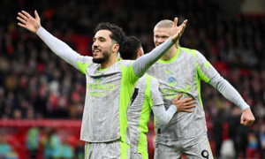 Manchester City thoát hiểm ngoạn mục tại City Ground: Cherki tỏa sáng, tạm giữ ngôi đầu