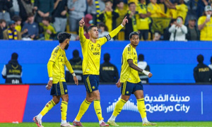 Ronaldo lập cú đúp, Al Nassr thắng Akhdoud 3-0