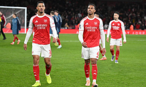 Arsenal đua vô địch cùng Man City và sức mạnh tương phản giữa hai CLB