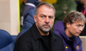 Barcelona ưu tiên gia hạn với HLV Hansi Flick đến năm 2028