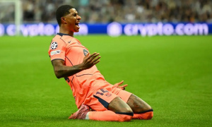 Rashford chinh phục Barca, được mở đường ở lại