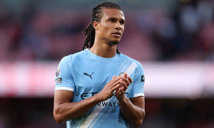 Man City ra giá 25 triệu euro cho Ake, Barcelona lắc đầu