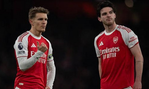 Odegaard khen ngợi Rice sau màn trình diễn ấn tượng ở vị trí lạ lẫm