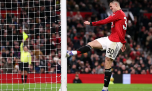 Fan Man Utd nổi giận, Sesko 73 triệu bảng bị chê tệ hơn Hojlund