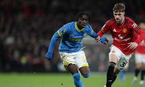 Man United hòa Wolverhampton 1-1: Thiếu sáng tạo; Bất ổn nhân sự