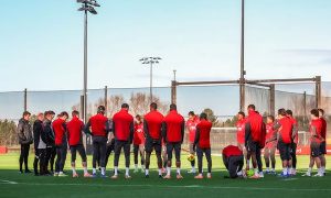 Liverpool xoay sở với đội hình sứt mẻ, quyết giành 3 điểm trước Leeds United