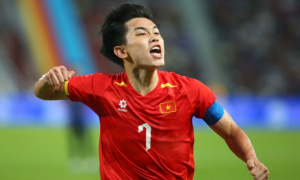 Bóng đá Việt Nam rực rỡ năm 2025: Đình Bắc, HLV Kim Sang Sik và U22 Việt Nam được vinh danh