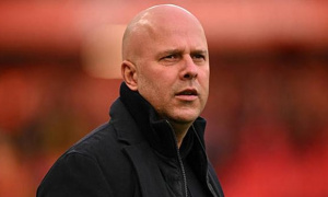 Arne Slot thừa nhận Liverpool sợ bài tẩy chiến thuật của Leeds