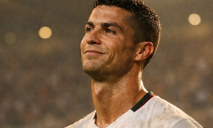 Chân dung Cristiano Ronaldo: Hành trình vĩ đại của nhà viễn chinh chống lại thời gian