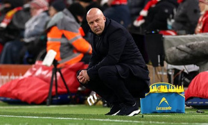 Arne Slot gạch tên Liverpool khỏi cuộc đua vô địch