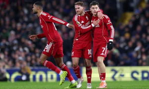 'Nhạc trưởng cô đơn' Wirtz gồng gánh Liverpool