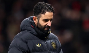 CĐV Man Utd 'chia phe' sau trát sa thải Ruben Amorim