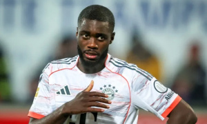 Bayern nhượng bộ để trói chân Upamecano