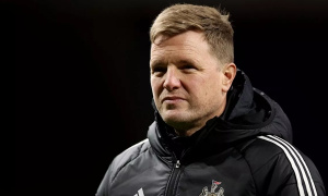 Eddie Howe từ chối MU để ở lại Newcastle