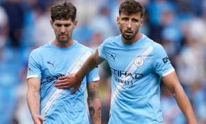 Khủng hoảng hàng thủ, Pep Guardiola từ chối gọi lại Akanji và Reis