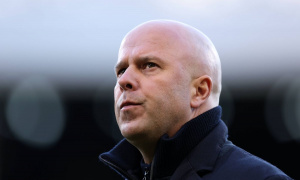 Slot tuyên bố Liverpool không mua người dù thiếu trung vệ