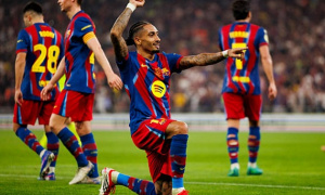 Raphinha thăng hoa, Rashford nguy cơ mất suất ở Barca