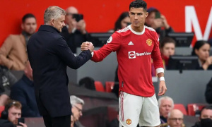 Bài học từ Ronaldo có thể giúp Solskjaer rộng cửa trở lại Man Utd