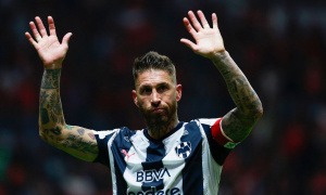 Ryan Reynolds được khuyên chiêu mộ Sergio Ramos