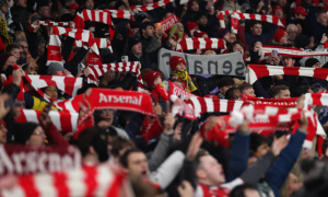 Arsenal phủ đỏ trắng sân Emirates đấu Liverpool