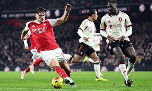 Nỗi lo số 9 khiến Arsenal lỡ cơ hội cắt đuôi Man City