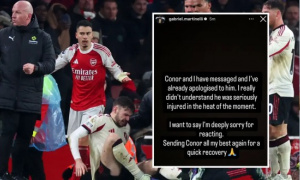 Martinelli công khai xin lỗi vì đẩy Bradley đang chấn thương