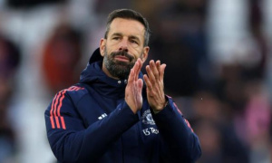 Van Nistelrooy nắm lợi thế vượt Solskjaer vụ ghế nóng MU